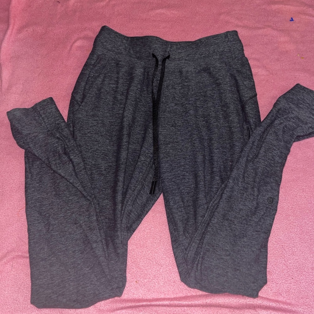 LULULEMON GRAY JOGGERS